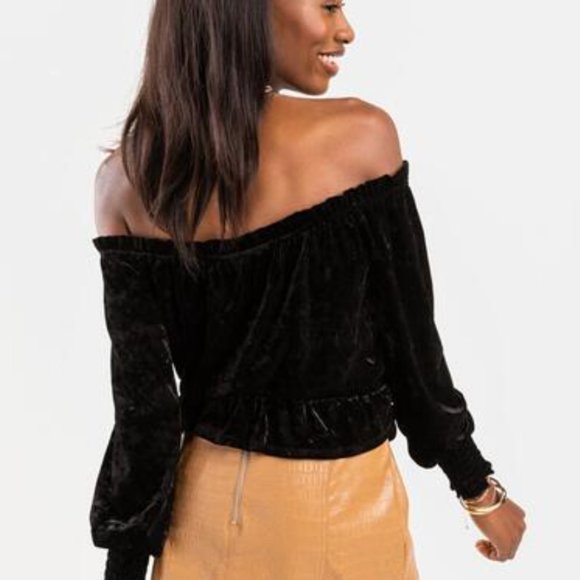 Francesca's | NWT Christelle Velvet Off The Shoulder Blouse 💠 - Picture 3 of 9